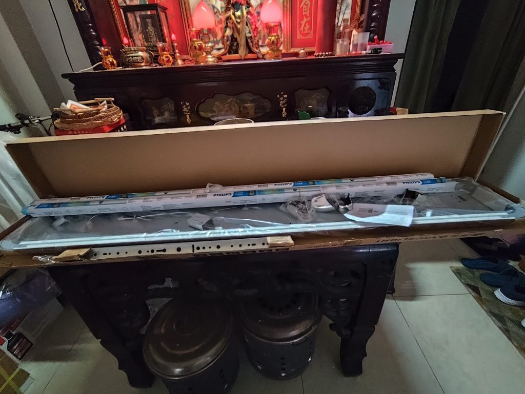 更換佛廳日光燈具