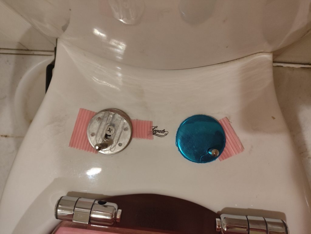 馬桶蓋轉接頭換新及重裝