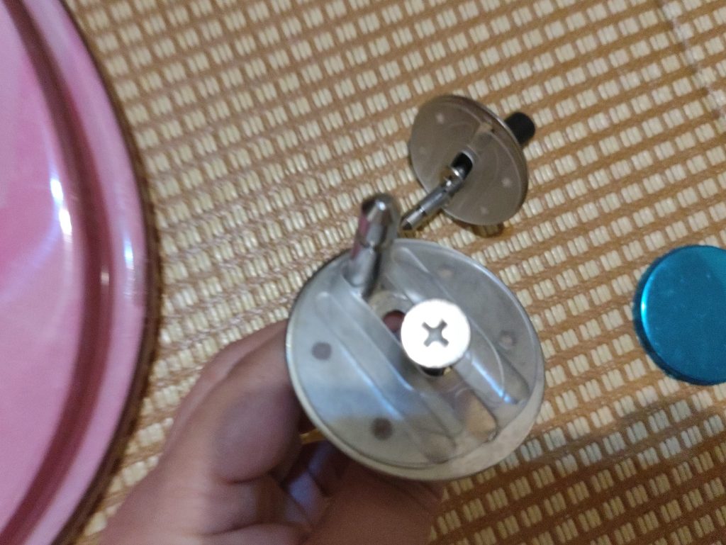 馬桶蓋轉接頭換新及重裝