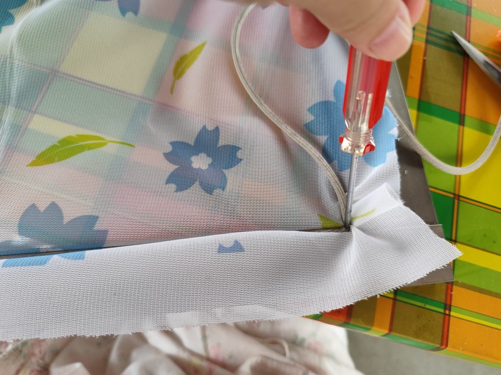 更換蓮蓬頭膠管跟浴室紗窗