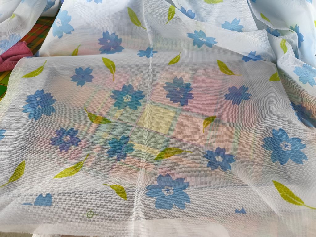 更換蓮蓬頭膠管跟浴室紗窗