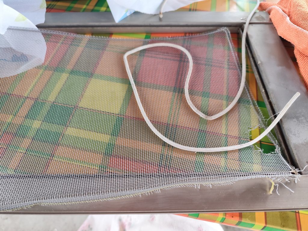 更換蓮蓬頭膠管跟浴室紗窗