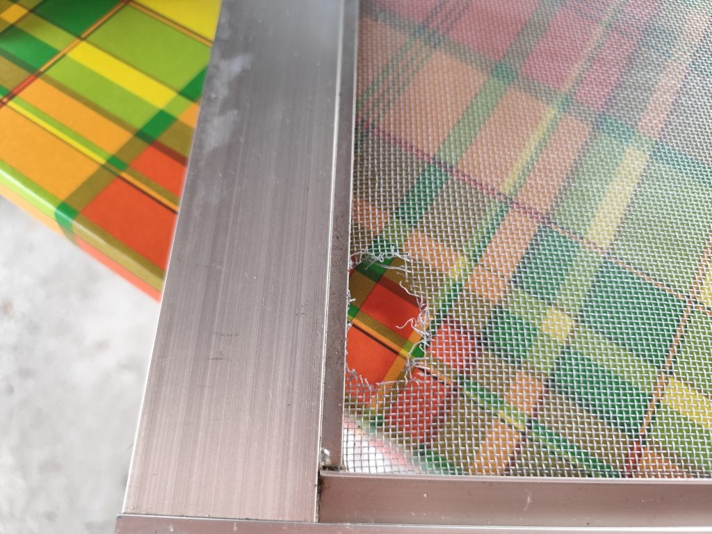 更換蓮蓬頭膠管跟浴室紗窗