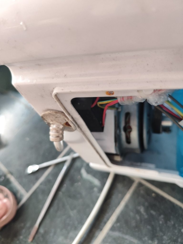 迷你洗衣機更換水管