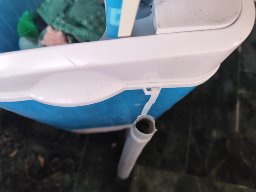 迷你洗衣機更換水管